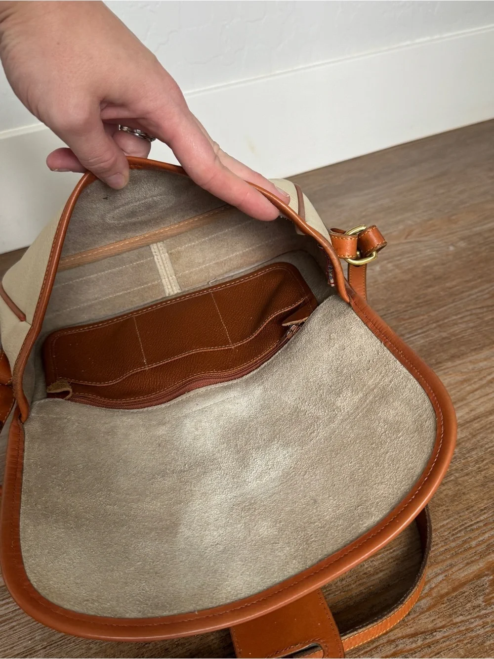 Vintage Dooney & Bourke AWL Equestrian Crossbody Natural Cream British Tan Brass